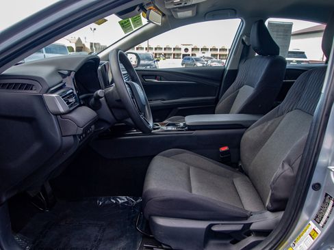 Used 2025 Toyota Camry LE FWD image 13