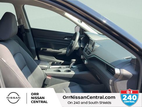 Used 2022 Nissan Altima 2.5 S FWD image 11