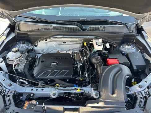 Used 2025 Chevrolet TrailBlazer LT AWD/4WD image 30