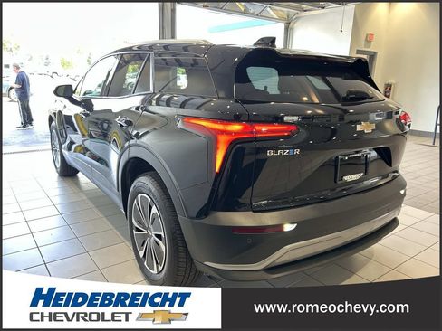 Used 2024 Chevrolet Blazer EV LT AWD/4WD image 5