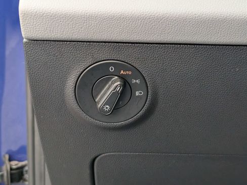 Used 2022 Volkswagen Taos SE image 20