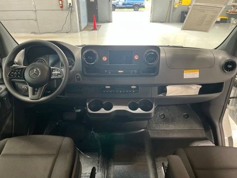 Used 2024 Mercedes-Benz Sprinter 2500 image 22