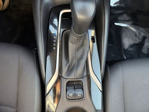 Used 2020 Toyota Corolla LE FWD image 26