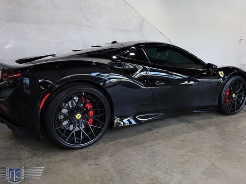 Used 2020 Ferrari F8 Tributo RWD image 6