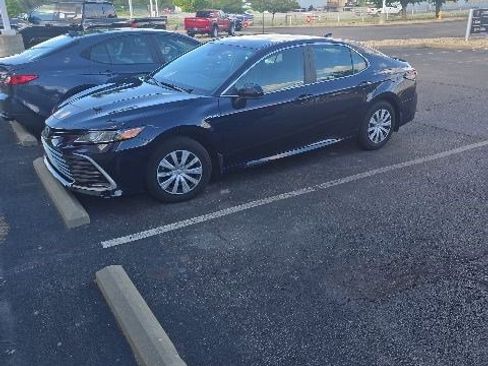 Used 2021 Toyota Camry LE FWD image 6