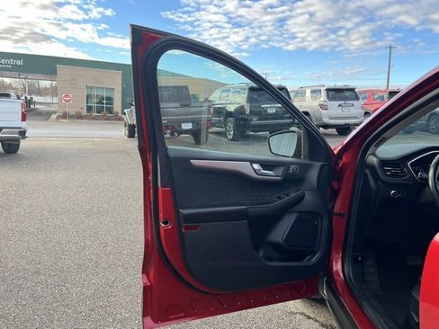 Used 2020 Ford Escape SEL image 31