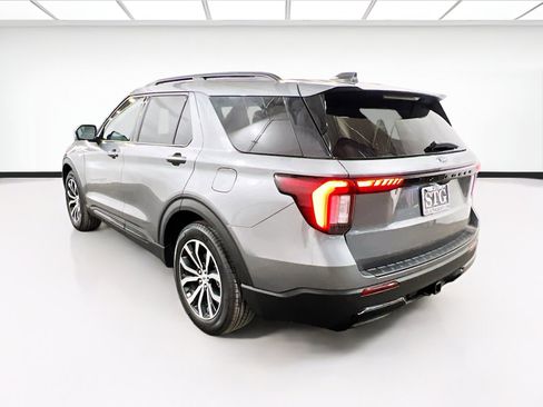 Used 2025 Ford Explorer ST-Line RWD image 6