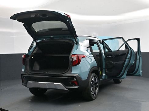 New 2026 Kia Seltos SX w/ SX Sunroof Package image 37