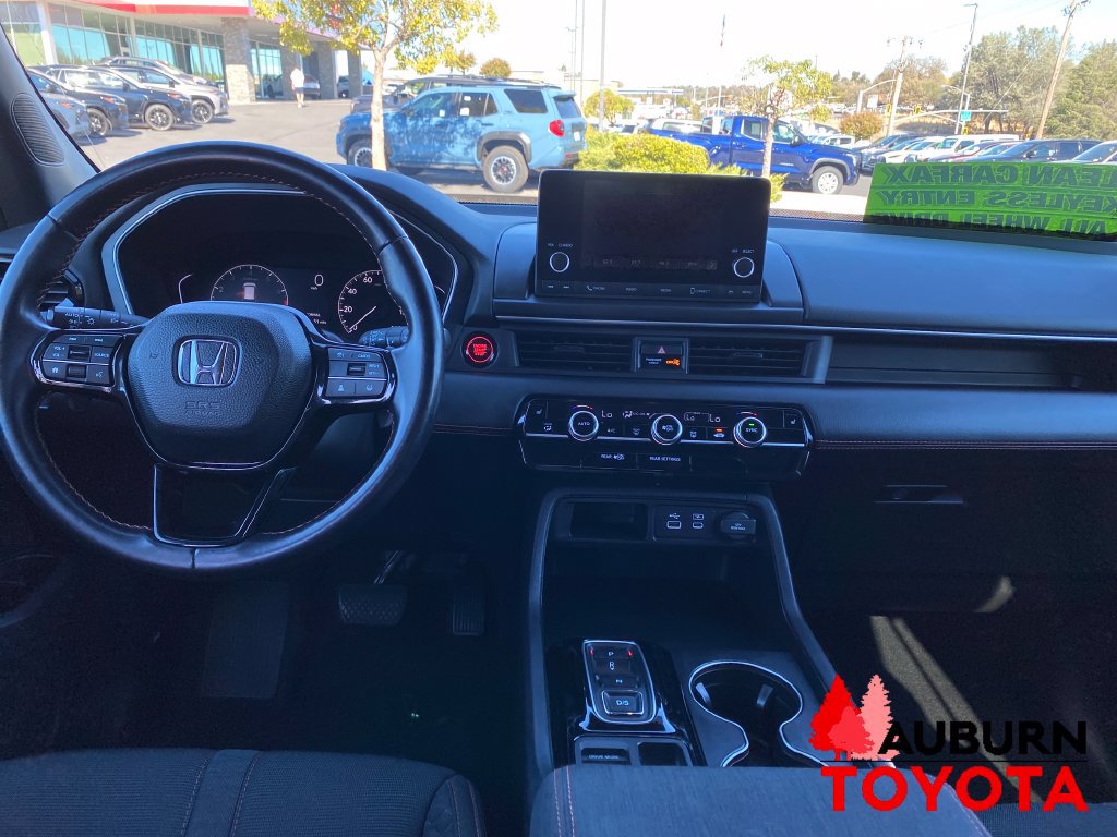 Used 2023 Honda Pilot Sport image 12