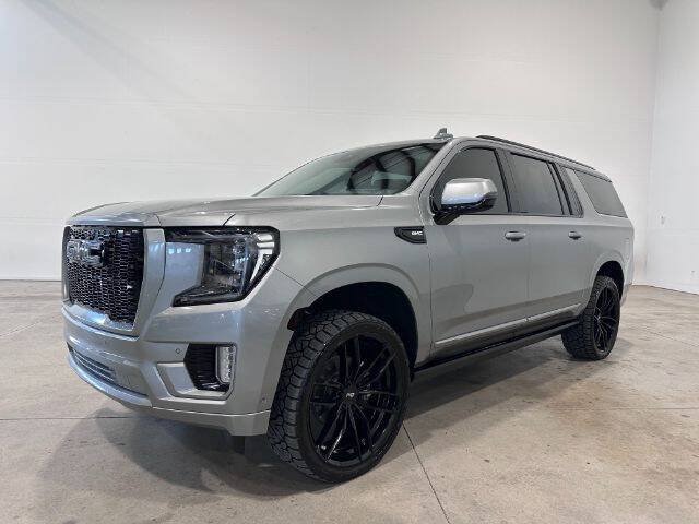 Used 2023 GMC Yukon XL Denali w/ Denali Reserve Package AWD/4WD image 1
