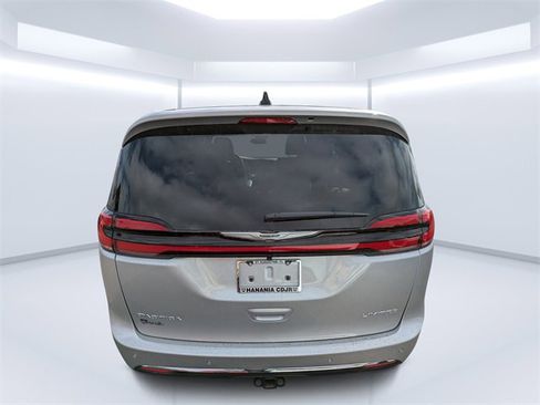 New 2026 Chrysler Pacifica Limited w/ Trailer Tow Group image 4