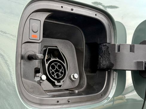 Certified 2025 Kia Sorento SX Prestige image 42