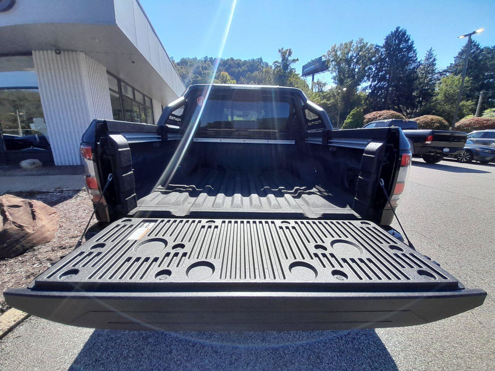 Used 2025 Nissan Frontier PRO-4X w/ Pro Premium Package AWD/4WD image 48