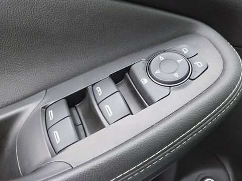 Used 2024 Buick Encore GX Sport Touring image 8