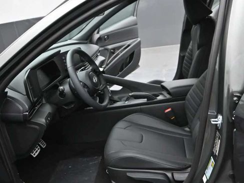 New 2026 Hyundai Elantra SEL Sport FWD image 17