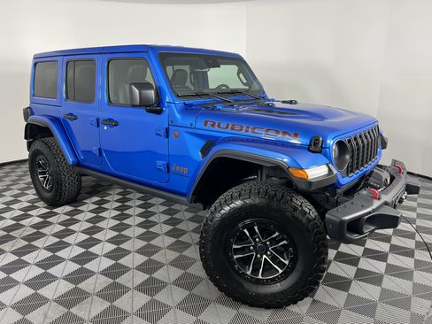 Used 2024 Jeep Wrangler Unlimited Rubicon image 2