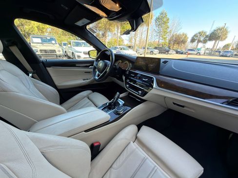 Used 2018 BMW 530e xDrive image 18