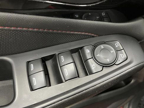 Used 2023 Chevrolet Traverse RS image 32