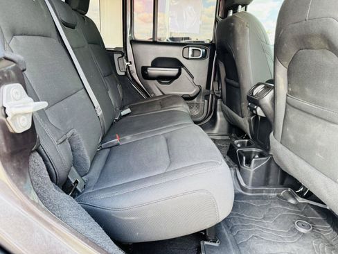 Used 2021 Jeep Wrangler Unlimited Sport AWD/4WD image 25