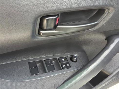 Certified 2025 Toyota Corolla LE image 11