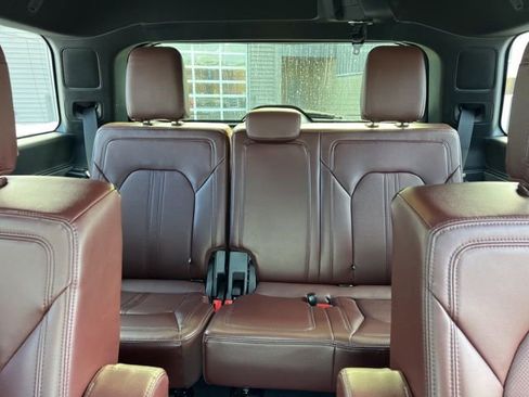 Used 2023 Ford Expedition Limited AWD/4WD image 20