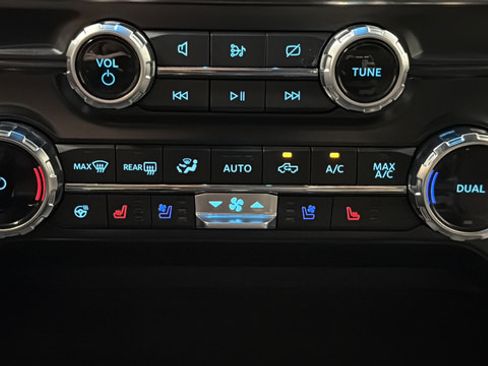 Used 2024 Ford F150 Platinum w/ Equipment Group 703A Plus AWD/4WD image 39