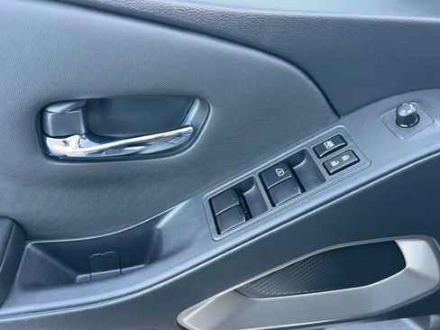 Used 2024 Nissan Frontier SV w/ SV Convenience Package image 11