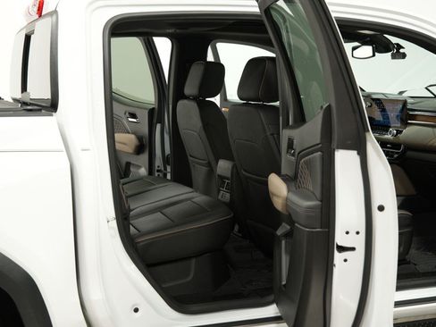 Used 2024 GMC Canyon Denali AWD/4WD image 18