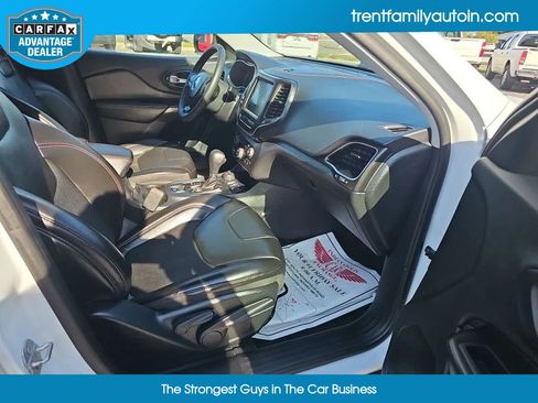 Used 2020 Jeep Cherokee Trailhawk image 42