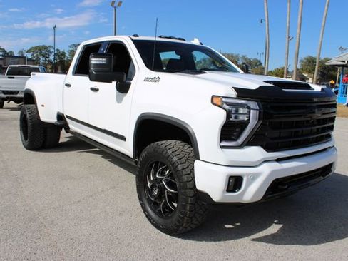 Used 2024 Chevrolet Silverado 3500 High Country w/ High Country Premium Package image 14