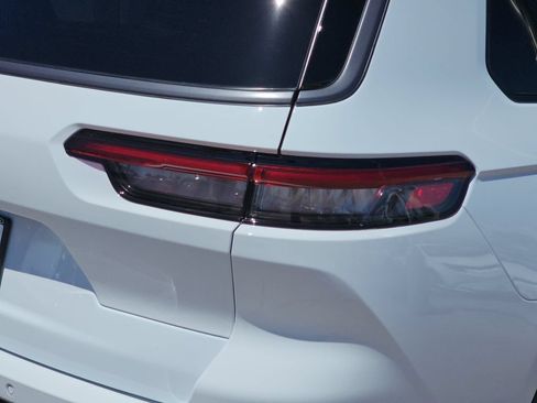 New 2026 Jeep Grand Cherokee L Limited AWD/4WD image 42