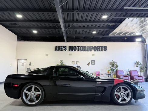 Used 2002 Chevrolet Corvette Coupe w/ Preferred Equipment Group2 RWD image 4