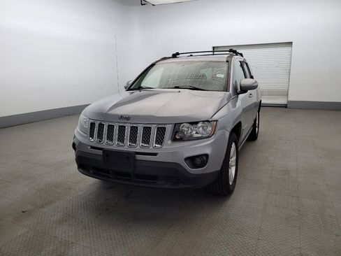 Used 2016 Jeep Compass Latitude AWD/4WD image 15