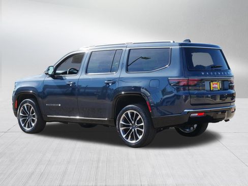 Certified 2024 Jeep Wagoneer Series III w/ Premium Group I AWD/4WD image 5