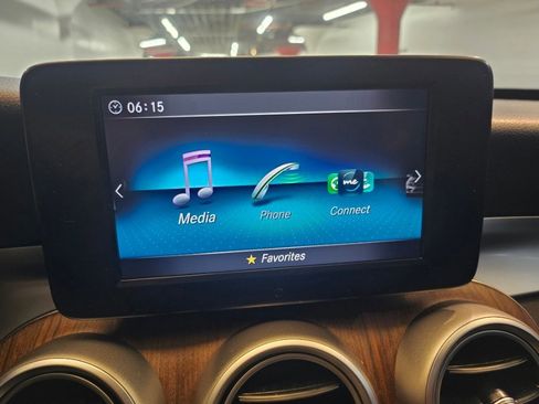 Used 2019 Mercedes-Benz C 300 4MATIC Sedan image 33