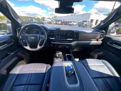 Used 2022 Chevrolet Silverado 1500 High Country w/ High Country Premium Package AWD/4WD image 20