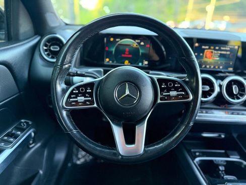 Used 2023 Mercedes-Benz GLB 250 4MATIC image 42