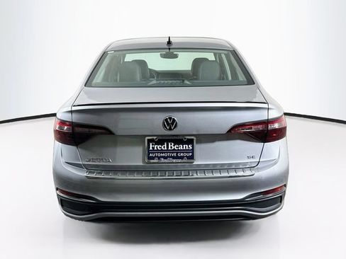 Certified 2023 Volkswagen Jetta SE w/ Panoramic Sunroof Package FWD image 7