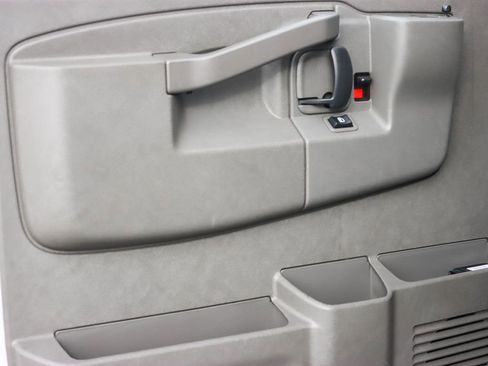 Used 2022 Chevrolet Express 3500 w/ Driver Convenience Package image 40