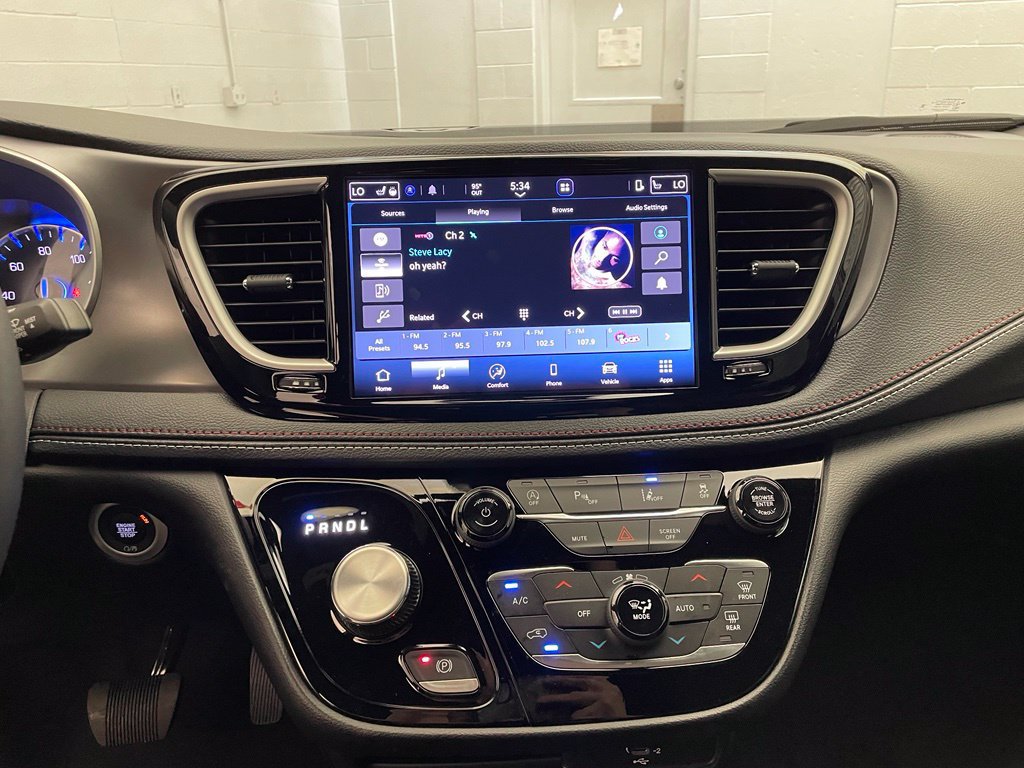 New 2027 Chrysler Pacifica Select FWD image 10
