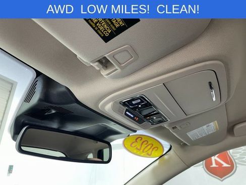 Used 2023 Lincoln Corsair AWD image 18