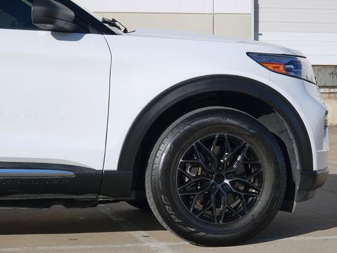 Used 2020 Ford Explorer XLT image 28