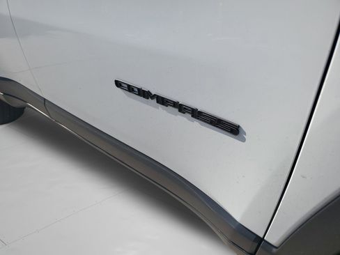 Certified 2025 Jeep Compass Latitude w/ Altitude Special Edition AWD/4WD image 30