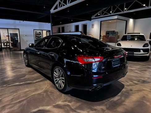 Used 2016 Maserati Ghibli RWD image 3