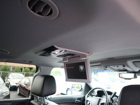Used 2019 Chevrolet Suburban Premier AWD/4WD image 12