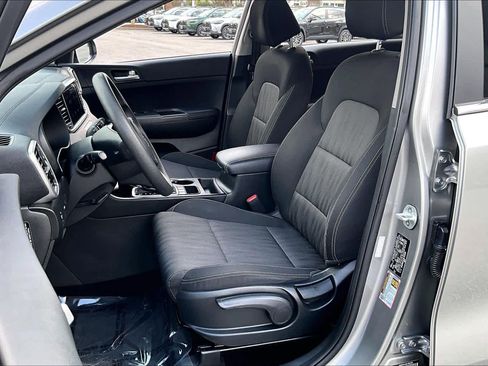 Used 2020 Kia Sportage LX AWD/4WD image 13