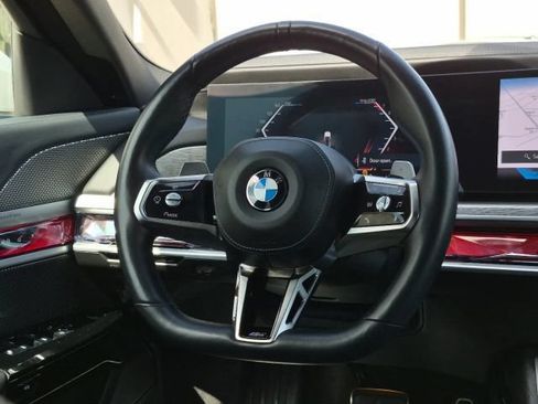 Used 2025 BMW 740i RWD image 21