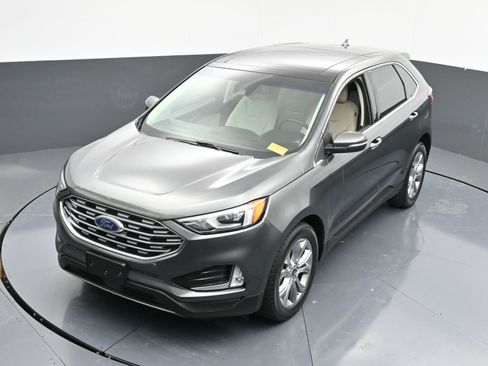 Used 2019 Ford Edge Titanium w/ Cold Weather Package image 35