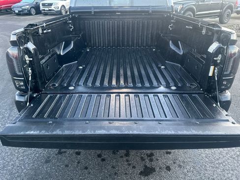 Used 2016 Toyota Tacoma SR5 image 28