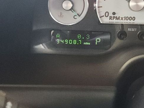 Used 2005 Ford Thunderbird image 17